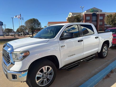 Used 2018 Toyota Tundra SR5 w/ SR5 Upgrade Package image 4