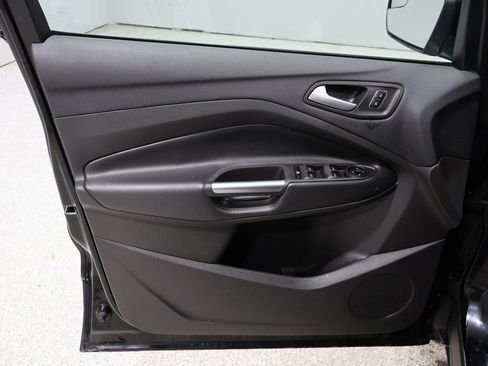 Used 2017 Ford Escape SE image 13