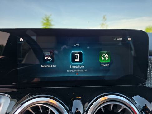 Used 2022 Mercedes-Benz GLB 250 4MATIC image 22