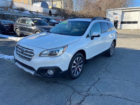 Used 2015 Subaru Outback 2.5i Limited image 9