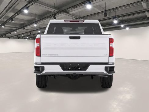 Used 2024 Chevrolet Silverado 1500 LT RWD image 7