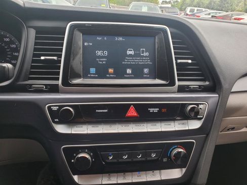 Used 2018 Hyundai Sonata SE FWD image 19