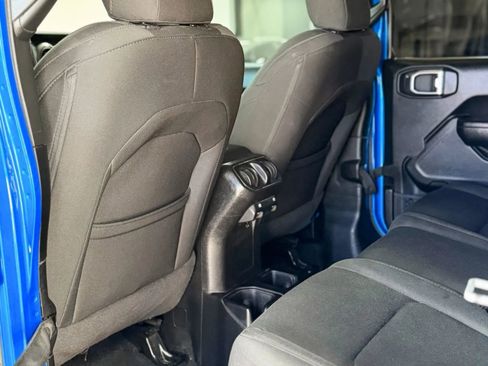 Used 2020 Jeep Gladiator Sport w/ Quick Order Package 24S image 15