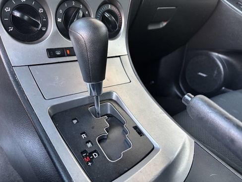 Used 2011 MAZDA MAZDA3 i Touring image 22