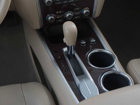 Used 2013 Nissan Pathfinder Platinum w/ Platinum Premium Pkg FWD image 20