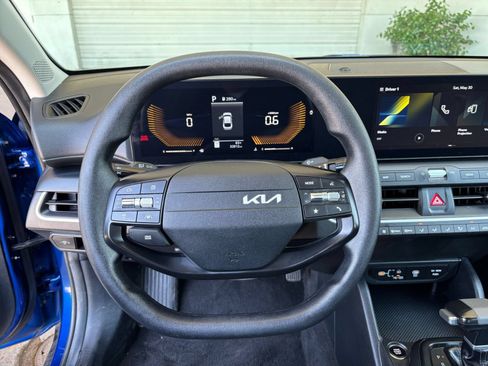 Used 2025 Kia K4 FWD image 28