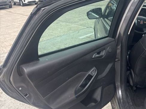 Used 2014 Ford Focus Titanium image 17