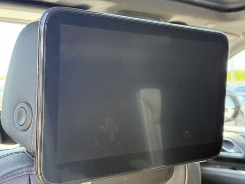 Used 2023 Chevrolet Tahoe Z71 w/ Luxury Package image 31