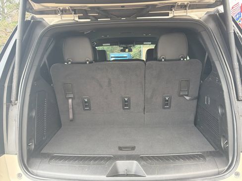 Used 2024 Chevrolet Tahoe LT image 17