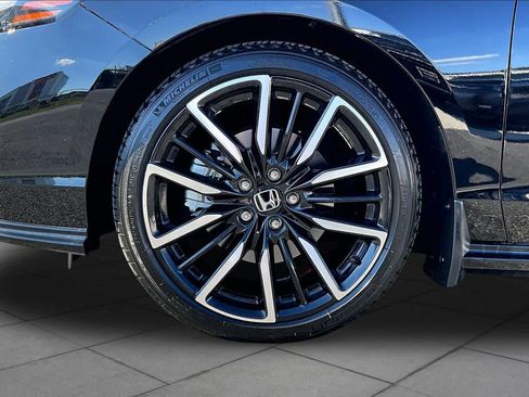 Used 2023 Honda Accord Touring image 11