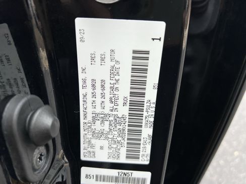 Used 2024 Toyota Tundra Limited AWD/4WD image 28