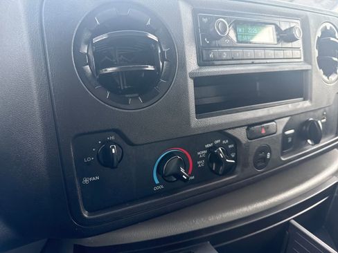 Used 2024 Ford E-450 and Econoline 450 Super Duty w/ Power Windows & Locks Group image 27