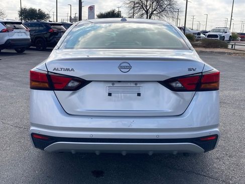 Used 2024 Nissan Altima 2.5 SV image 6
