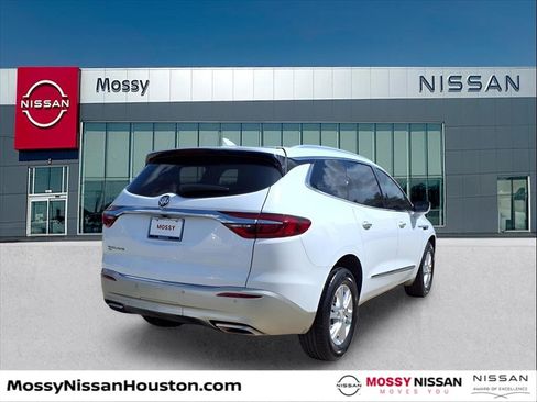 Used 2021 Buick Enclave Essence w/ Sound and Sites Package image 3