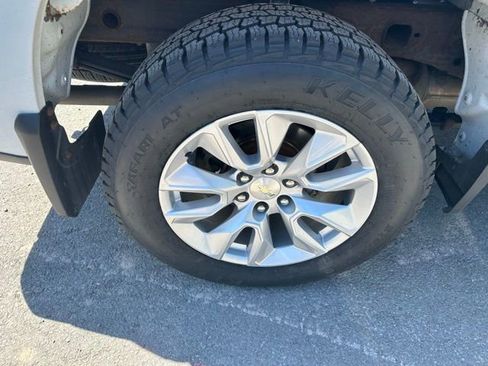 Used 2019 Chevrolet Silverado 1500 Custom w/ Custom Value Package AWD/4WD image 10