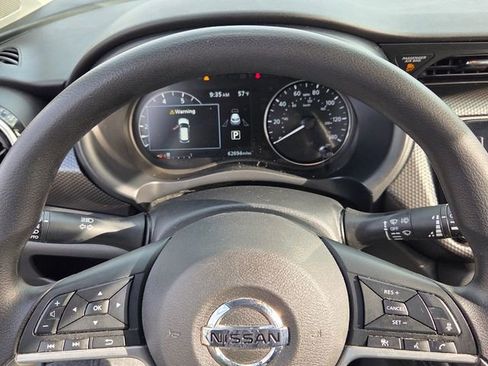 Used 2021 Nissan Kicks SV image 22