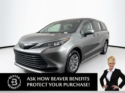 Certified 2026 Toyota Sienna LE FWD image 1