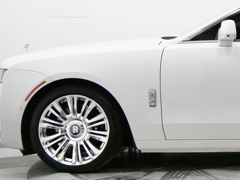 Used 2024 Rolls-Royce Ghost Extended Wheelbase image 49