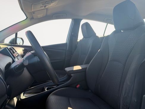 Used 2016 Toyota Prius Two image 9