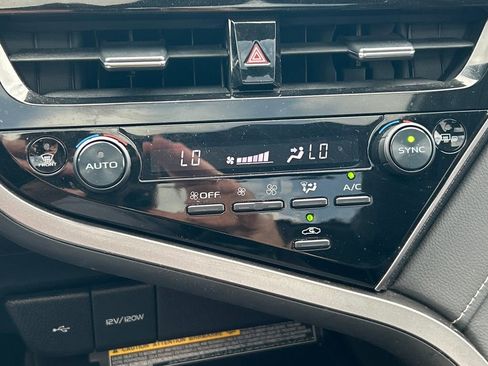 Used 2021 Toyota Camry XSE image 30