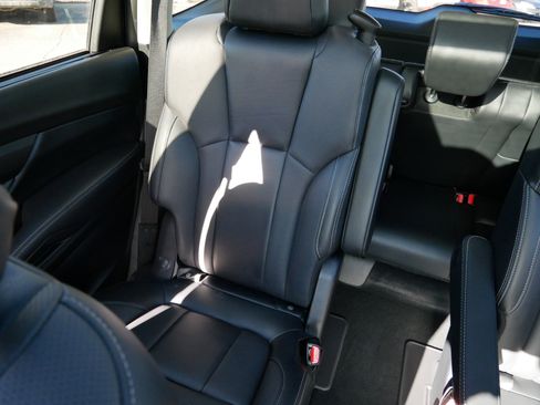 Used 2023 Subaru Ascent Limited w/ Technology Package image 12