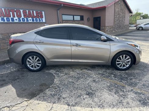Used 2016 Hyundai Elantra SE w/ Option Group 02 image 10
