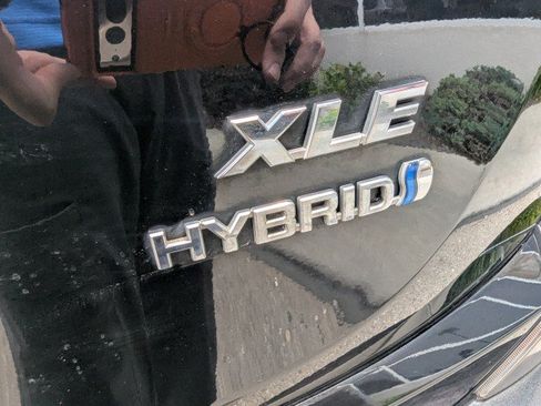 Used 2018 Toyota RAV4 XLE w/ Convenience Package AWD/4WD image 27