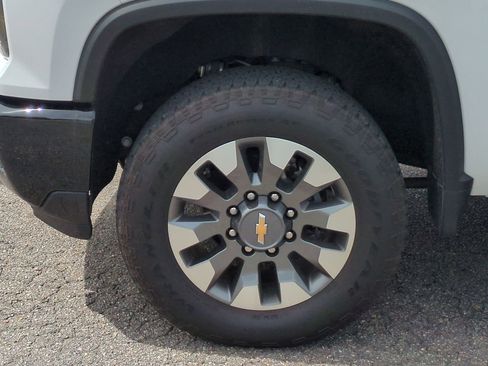 Certified 2024 Chevrolet Silverado 2500 Custom w/ Custom Convenience Package AWD/4WD image 31