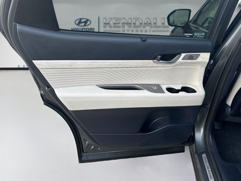 Used 2025 Hyundai Palisade Calligraphy FWD image 23