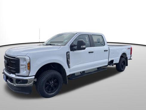 Used 2024 Ford F250 XL w/ XL Chrome Package image 2