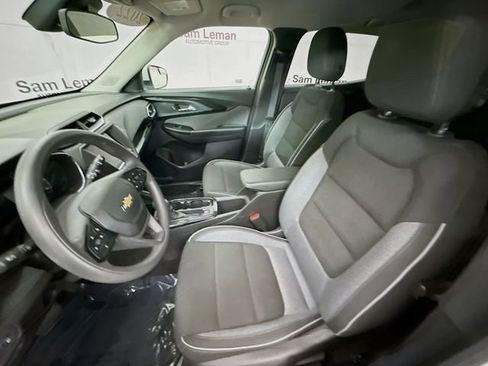 Used 2022 Chevrolet TrailBlazer LT w/ LPO, Blackout Package FWD image 20