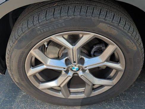 Used 2022 BMW X3 xDrive30i w/ Premium Package 2 (ZPA) AWD/4WD image 2