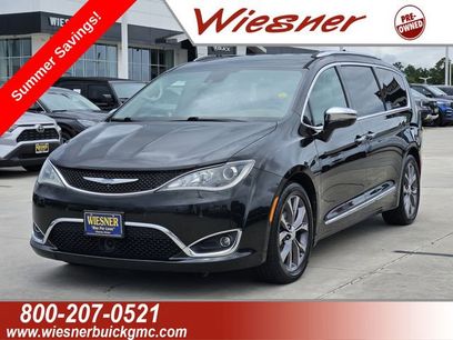 Used 2018 Chrysler Pacifica Limited w/ Advanced Safetytec Group
