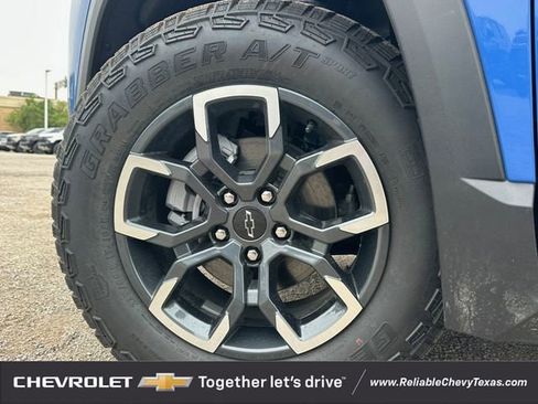 New 2026 Chevrolet Equinox ACTIV w/ Convenience Package III AWD/4WD image 10