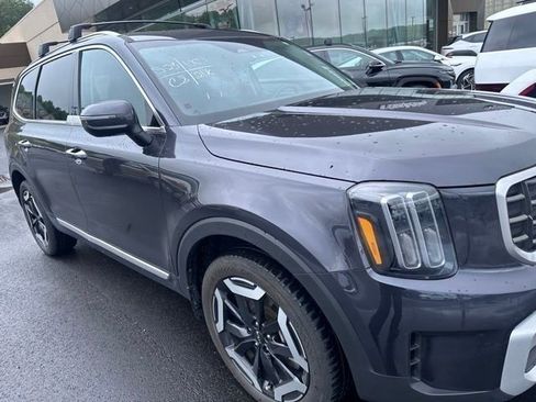 Used 2025 Kia Telluride S FWD image 3
