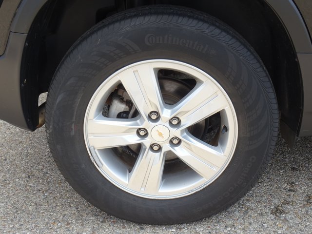 Used 2022 Chevrolet Trax LS w/ Tint and Cruise Package AWD/4WD image 25