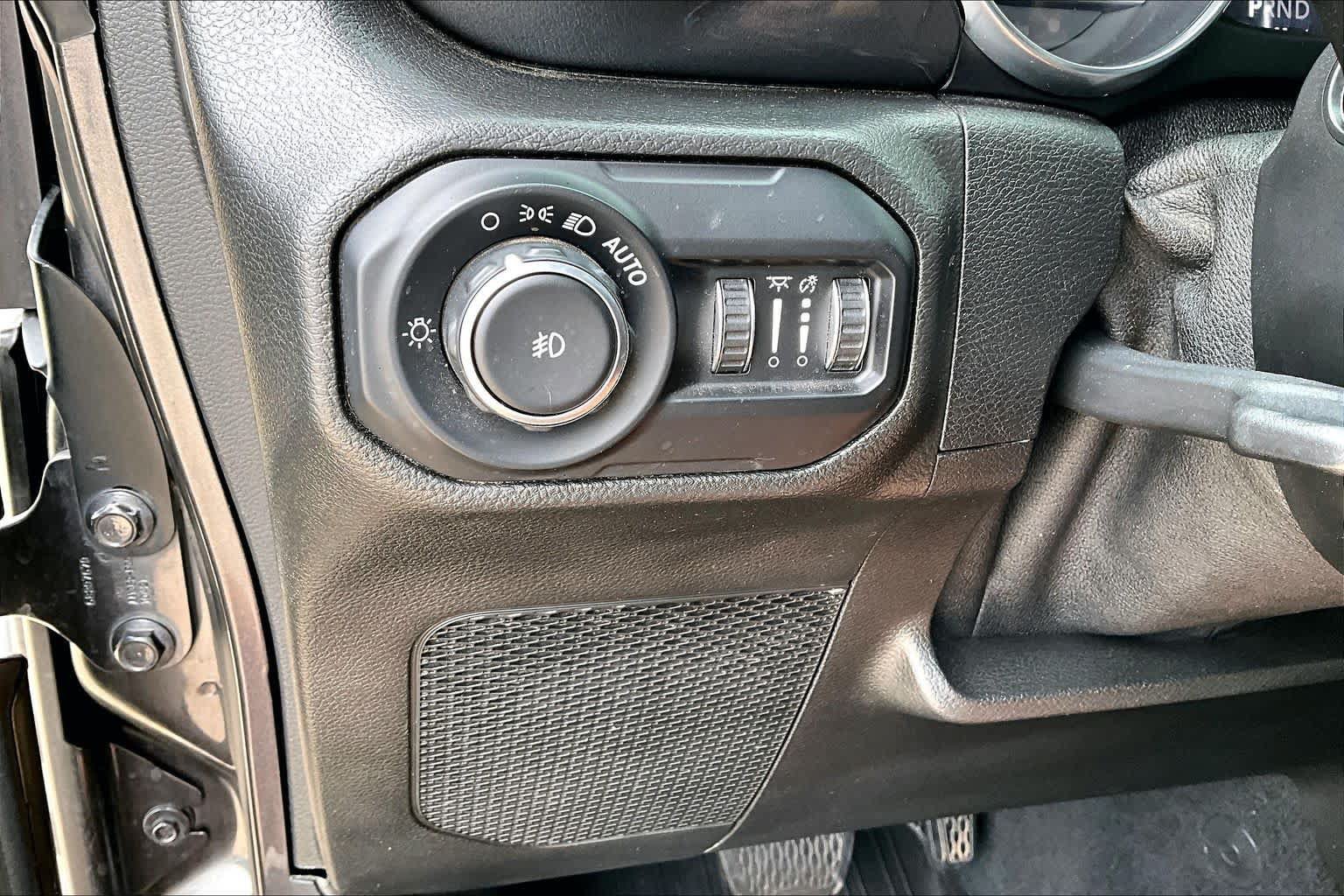 Used 2021 Jeep Wrangler Unlimited Rubicon AWD/4WD image 23