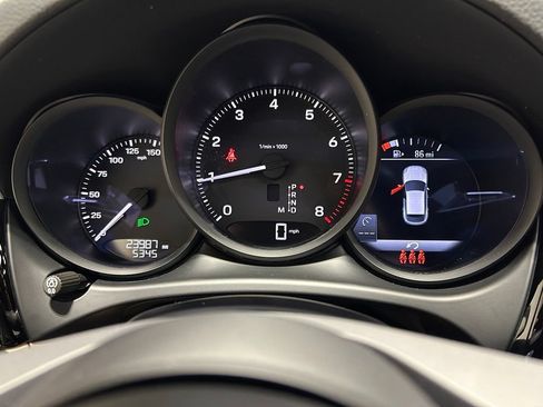 Used 2023 Porsche Macan Turbo AWD/4WD image 15