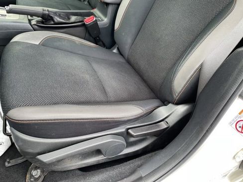 Used 2017 Subaru Crosstrek 2.0i Premium image 9