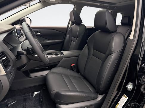 Used 2022 Nissan Rogue SV w/ SV Premium Package image 11