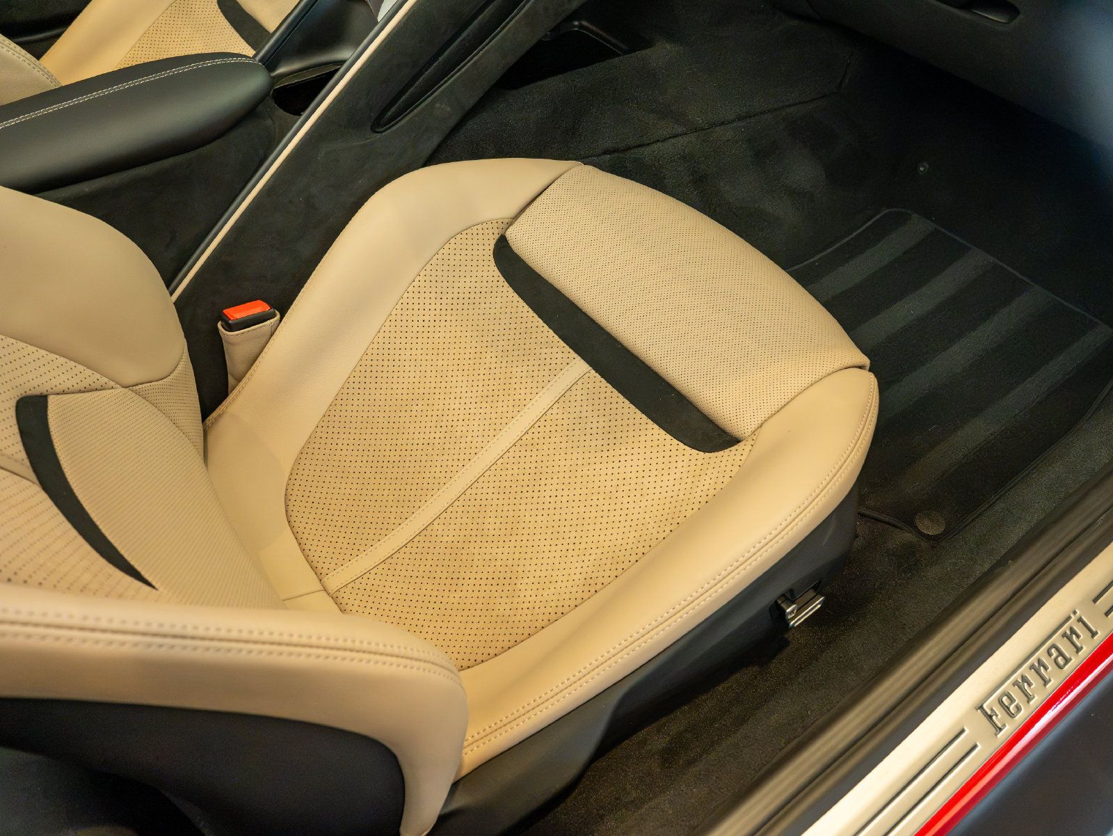 Certified 2026 Ferrari Roma Spider RWD image 22