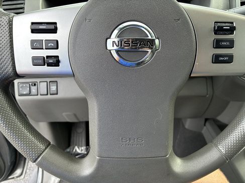 Used 2020 Nissan Frontier SV w/ Midnight Edition Floor Mats RWD image 10