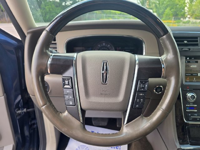 Used 2017 Lincoln Navigator Select AWD/4WD image 32