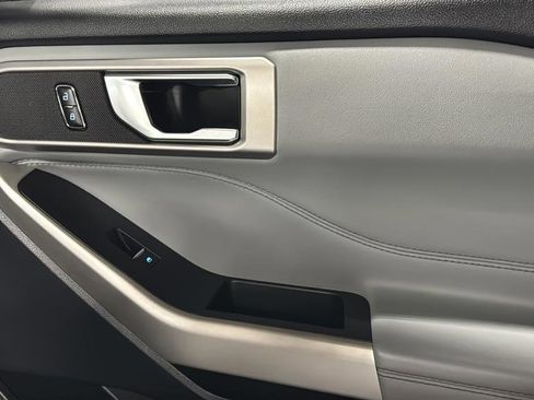 Used 2021 Ford Explorer XLT w/ Equipment Group 202A image 16