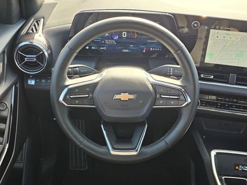 New 2025 Chevrolet Equinox LT w/ Convenience Package II image 17