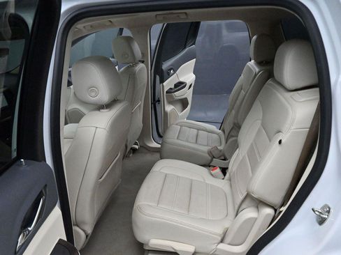 Used 2023 GMC Acadia Denali w/ Denali Ultimate Package FWD image 32