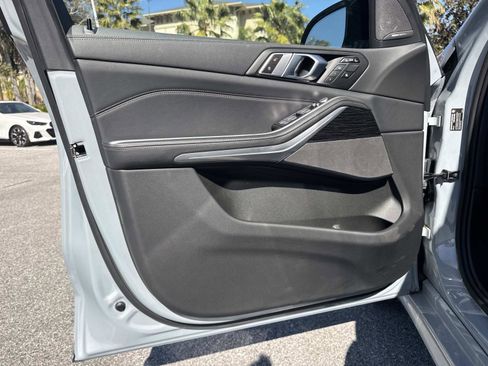 Used 2024 BMW X7 M60i image 18