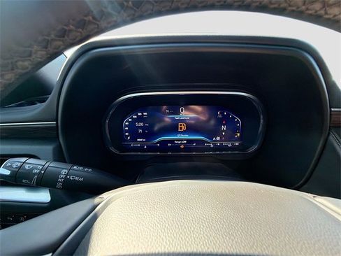 Used 2023 Chevrolet Suburban Z71 w/ Z71 Off-Road Package image 40