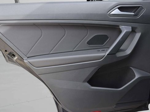 Used 2019 Volkswagen Tiguan SEL Premium R-Line w/ 3rd Row Seat Package image 27