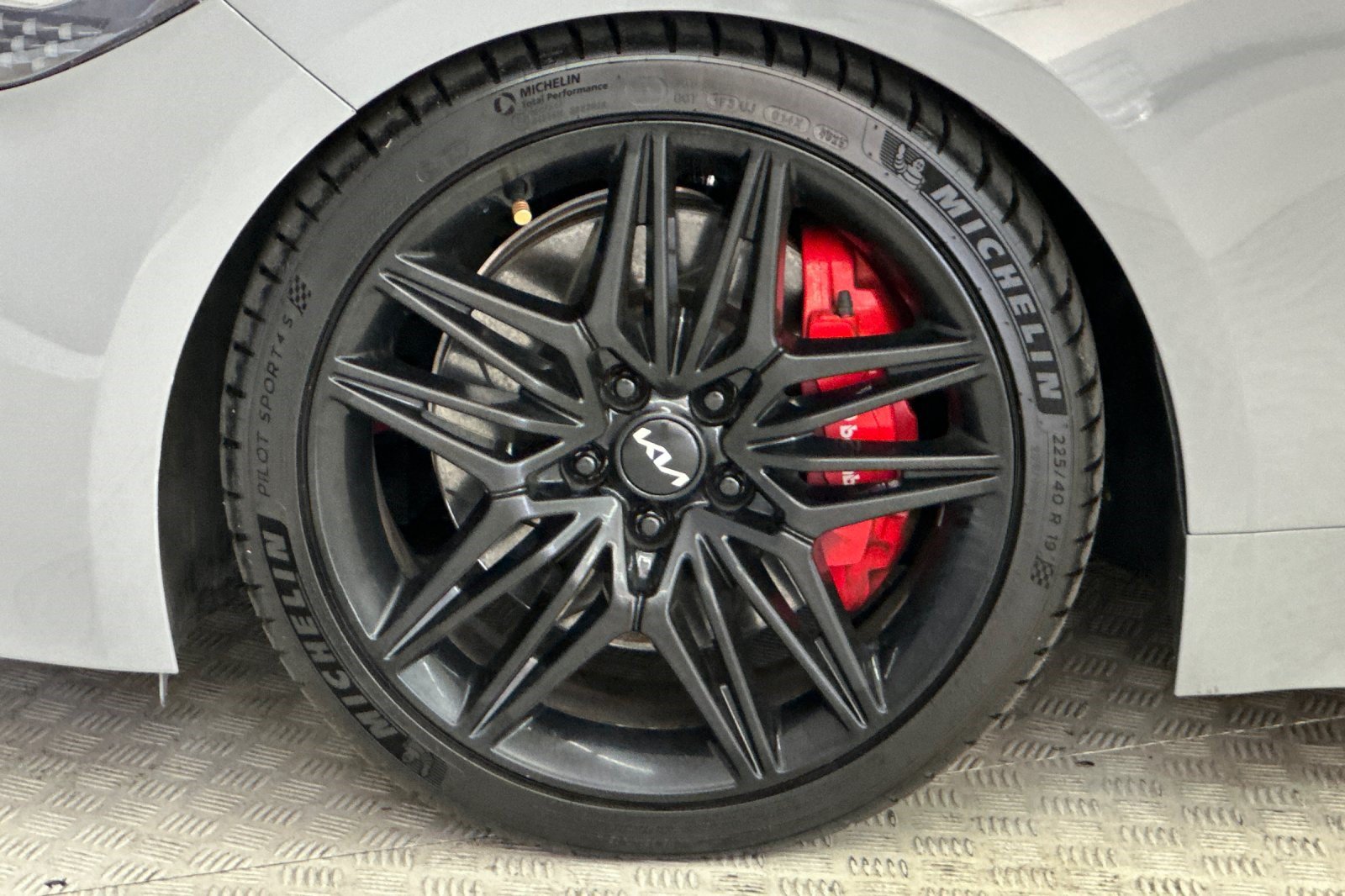 Used 2022 Kia Stinger GT1 RWD image 12